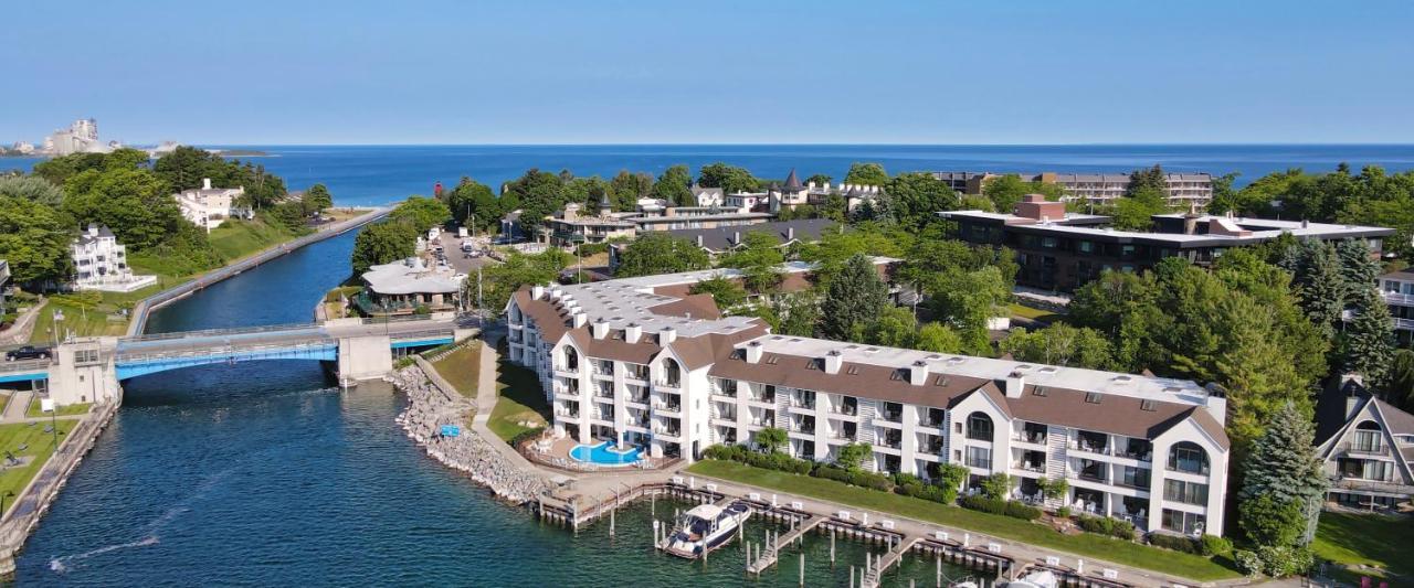 359 Edgewater Inn Charlevoix Buitenkant foto