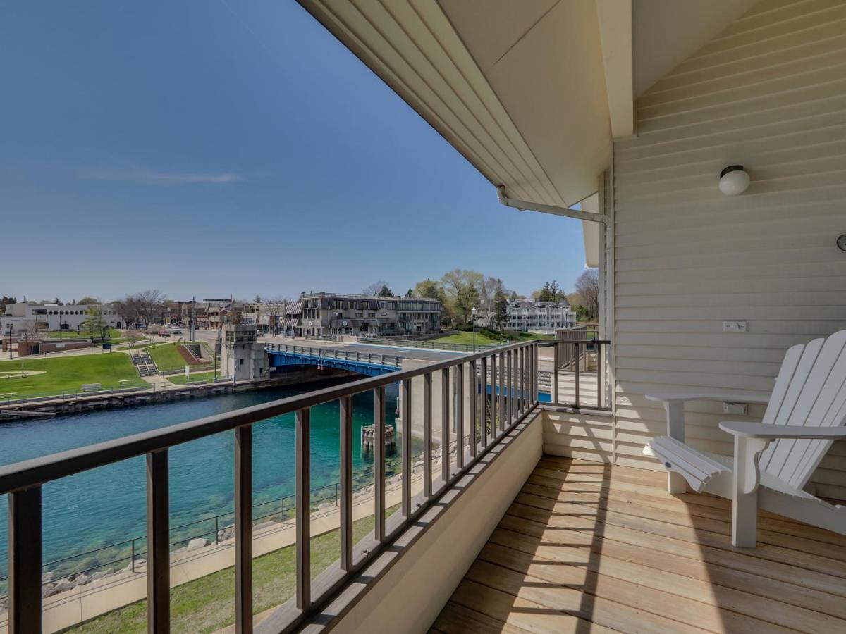 359 Edgewater Inn Charlevoix Buitenkant foto